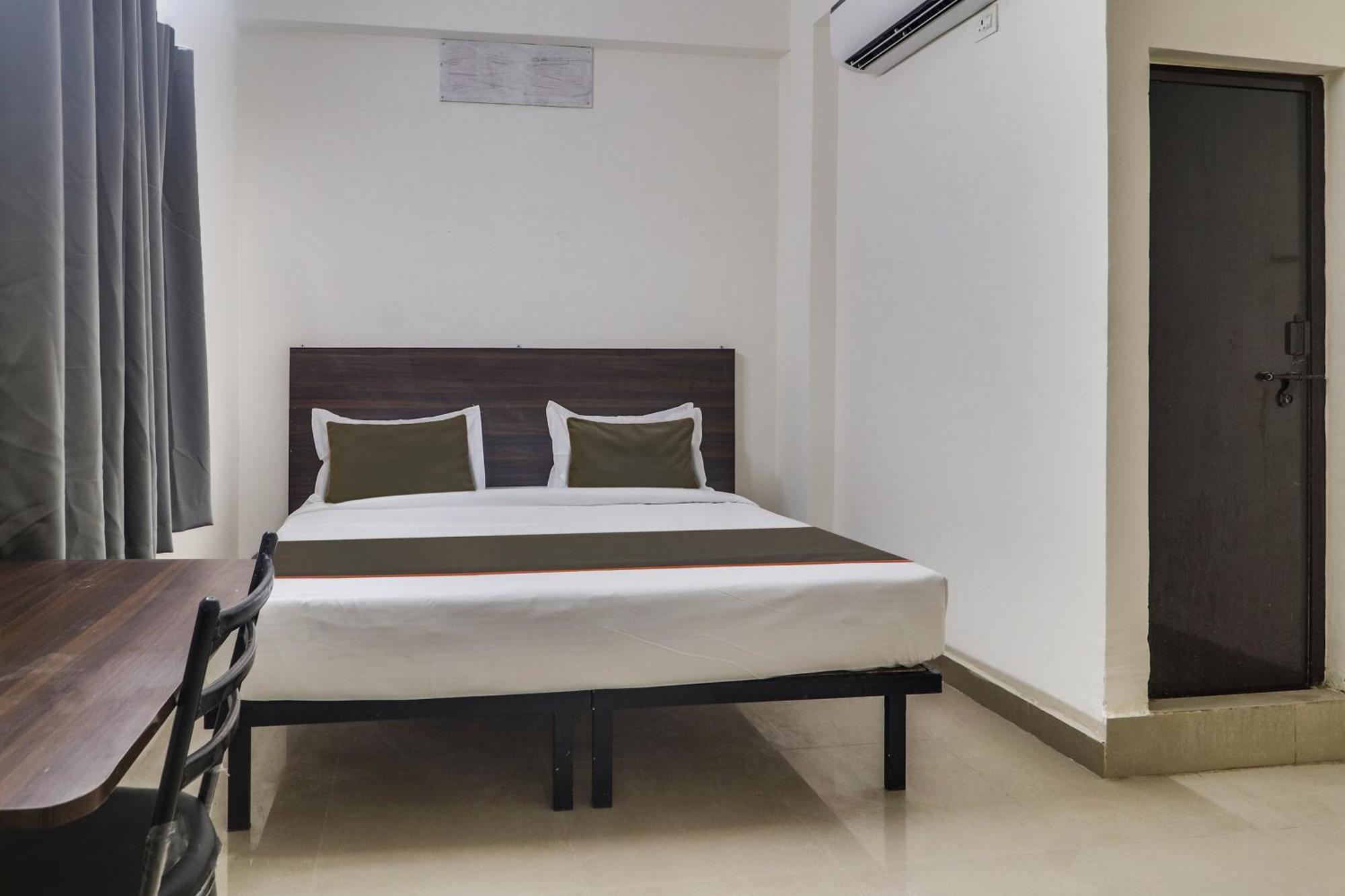 Hotel Collection O Sbr Kondapur Near Rto Office Hyderabad Esterno foto