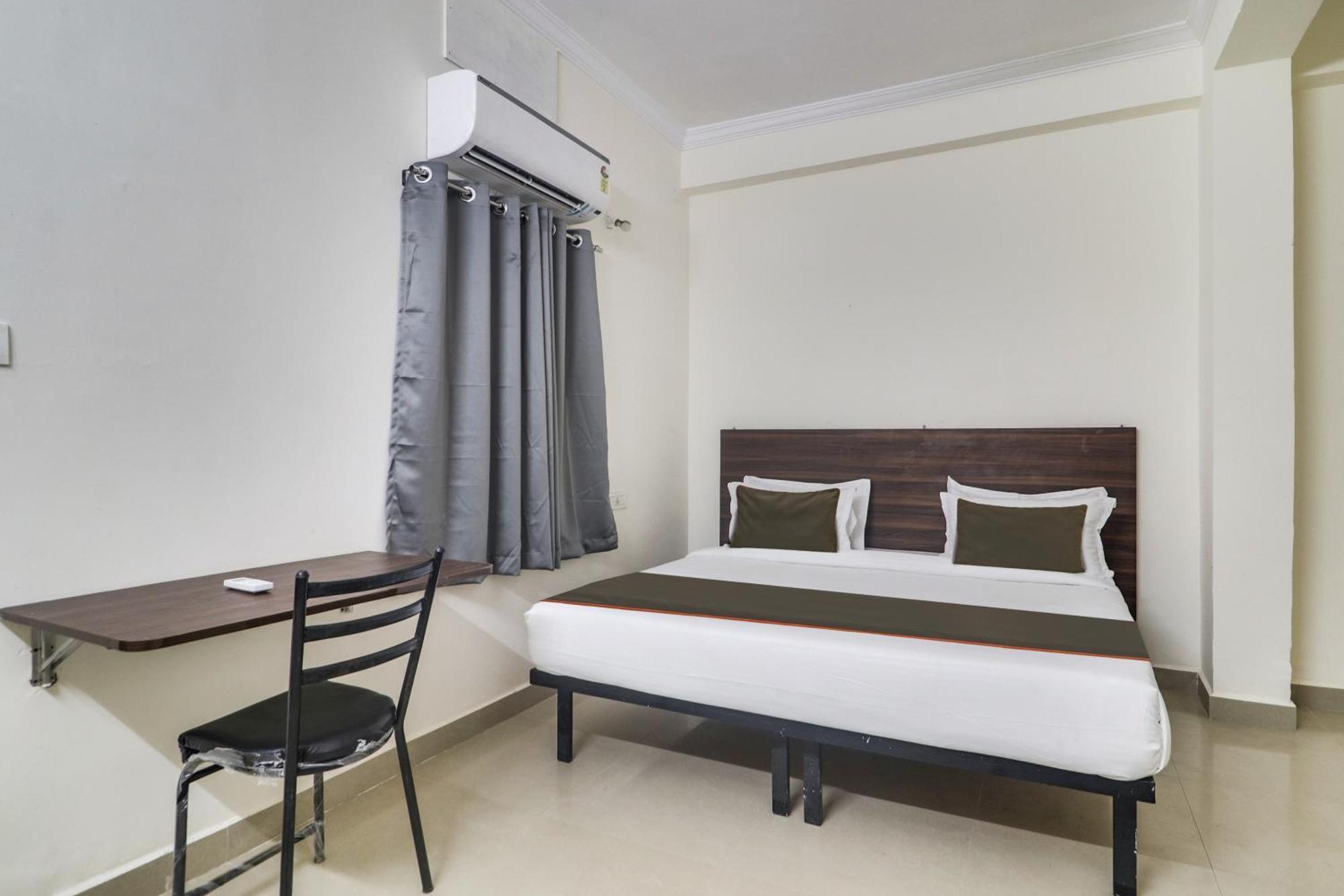 Hotel Collection O Sbr Kondapur Near Rto Office Hyderabad Esterno foto