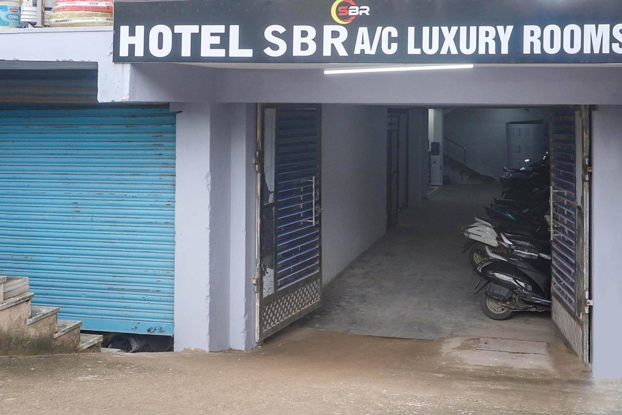 Hotel Collection O Sbr Kondapur Near Rto Office Hyderabad Esterno foto